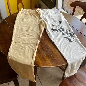 NWT peanuts Snoopy sweatpants. Size L (12/14)